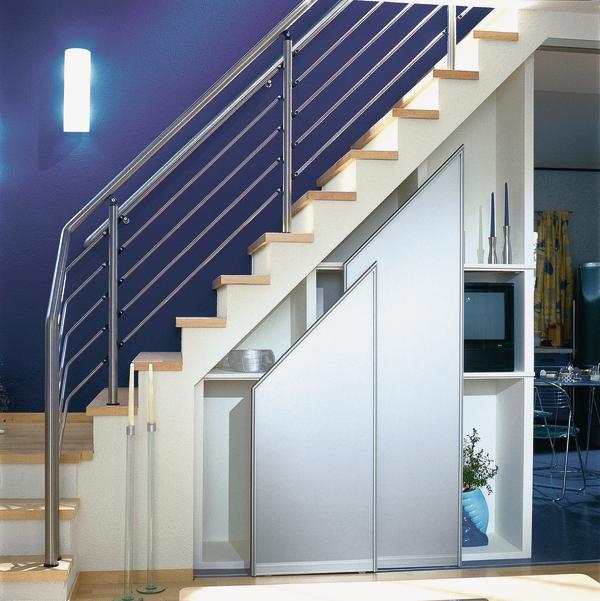 Wertvoller Raum unter der Treppe. - dds – Das Magazin für Möbel und Ausbau